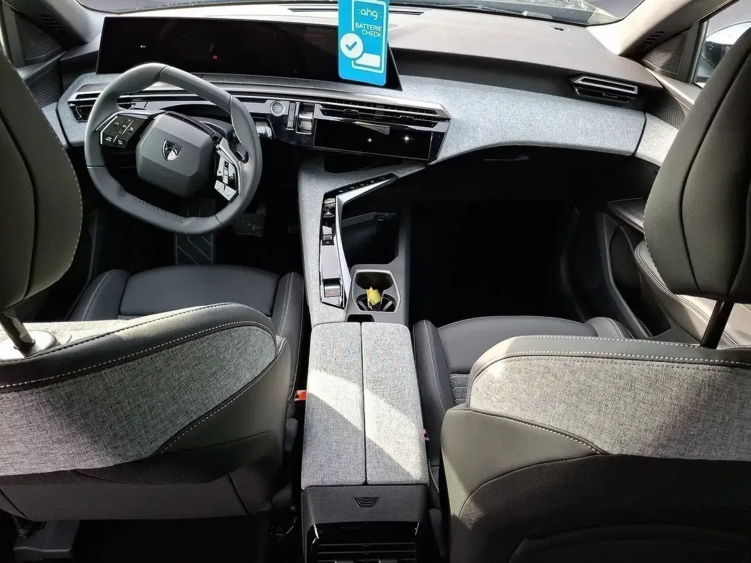 Peugeot 5008 - Thumbnail 8