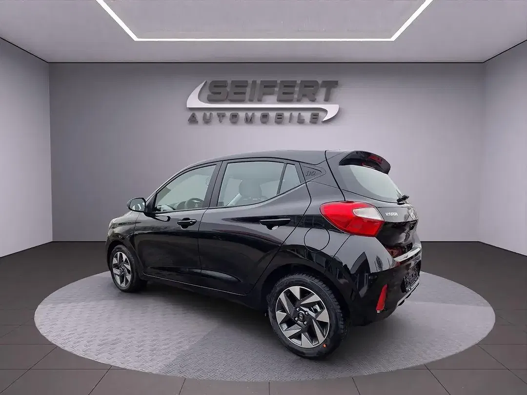 Hyundai i10 - Thumbnail 3