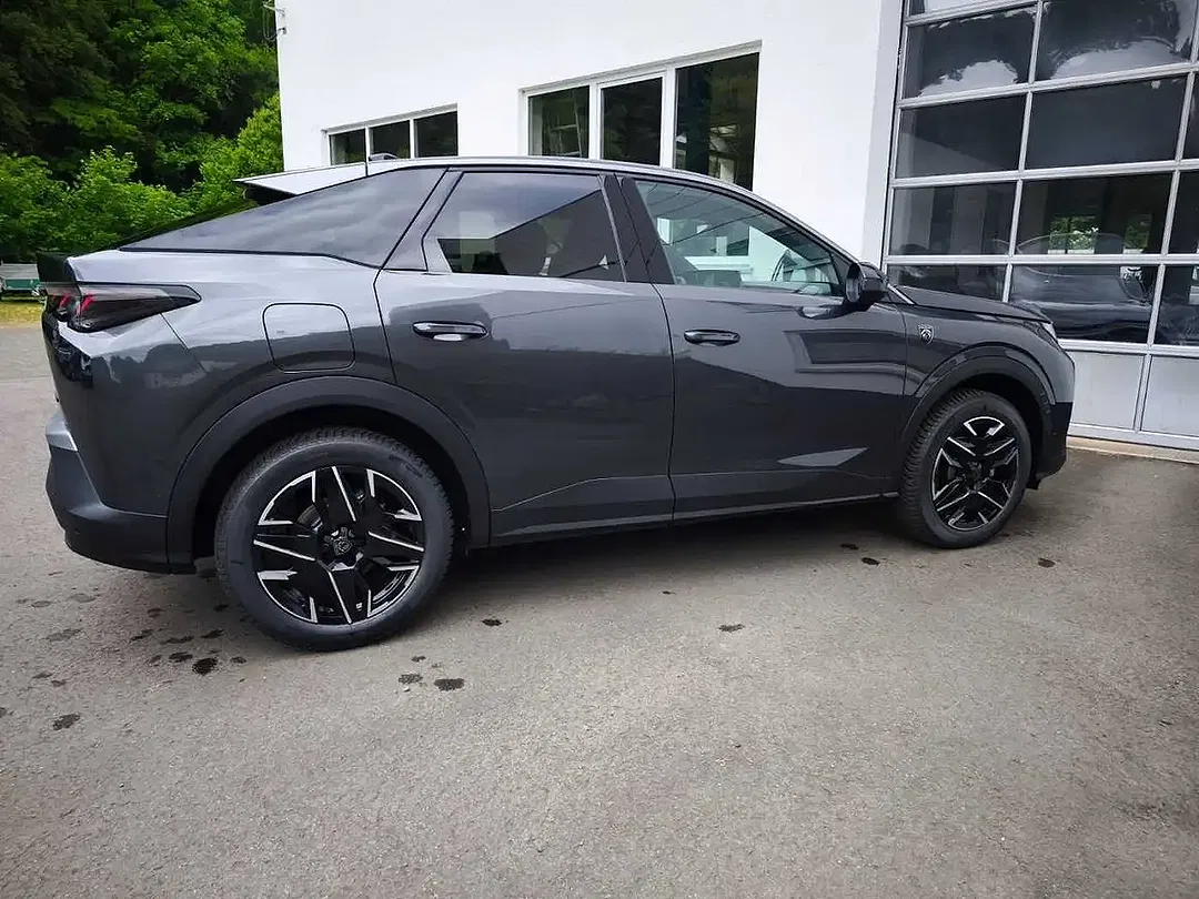 Peugeot 3008 - Thumbnail 2