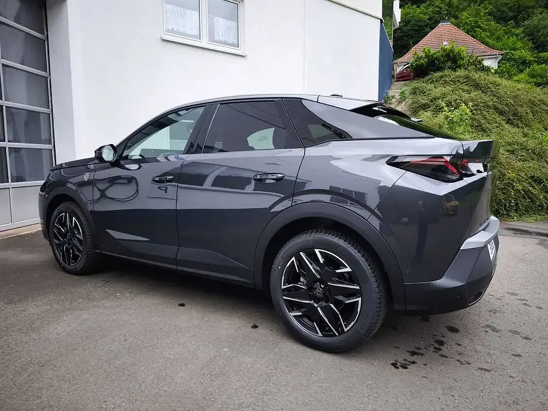 Peugeot 3008 - Thumbnail 3