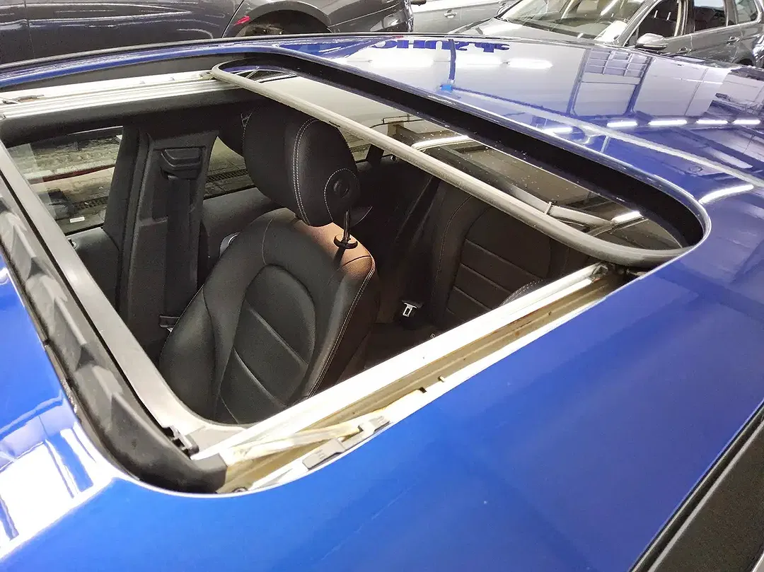 Mercedes-Benz EQC 400 - Thumbnail 12