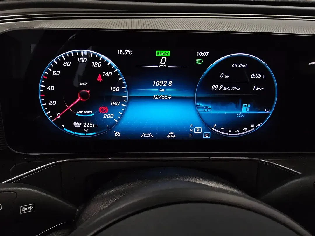 Mercedes-Benz EQC 400 - Thumbnail 8