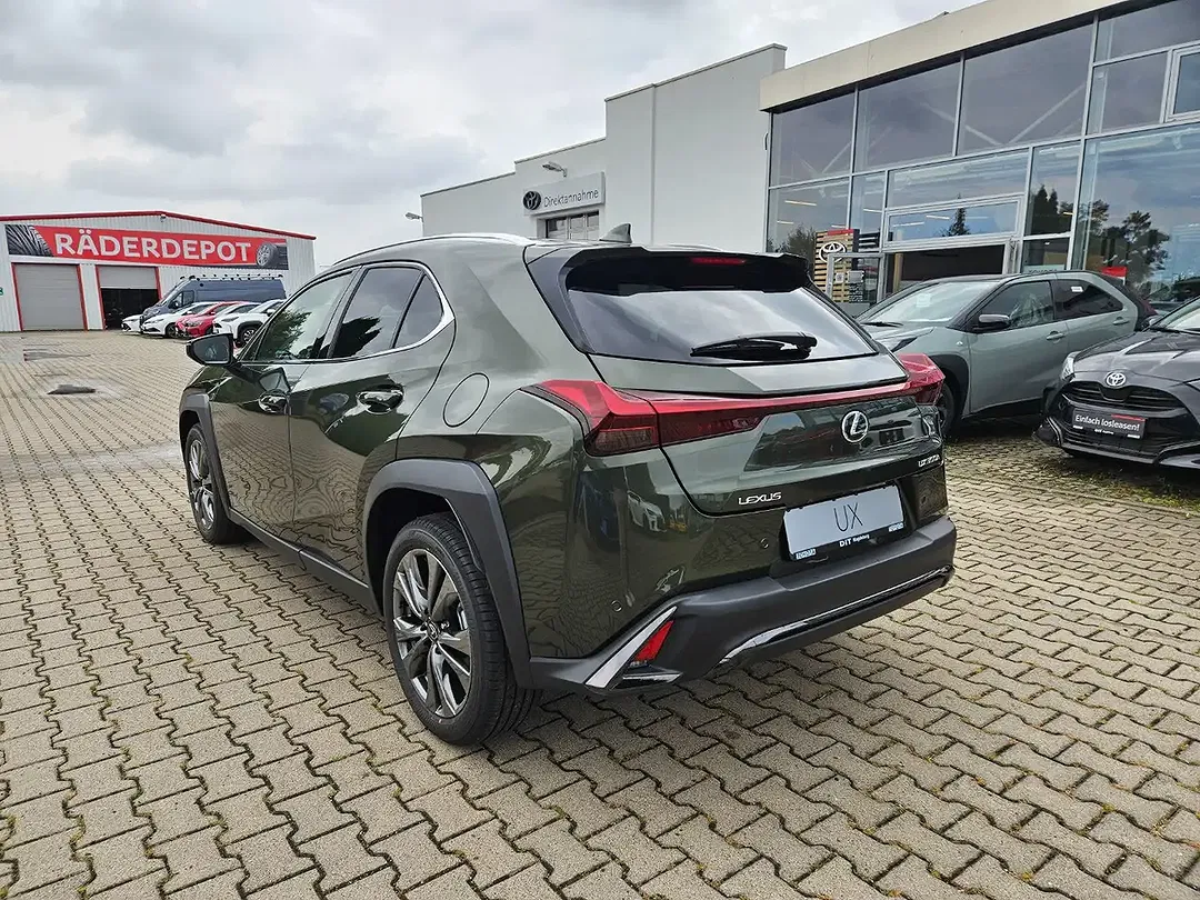Lexus UX 300h - Thumbnail 7