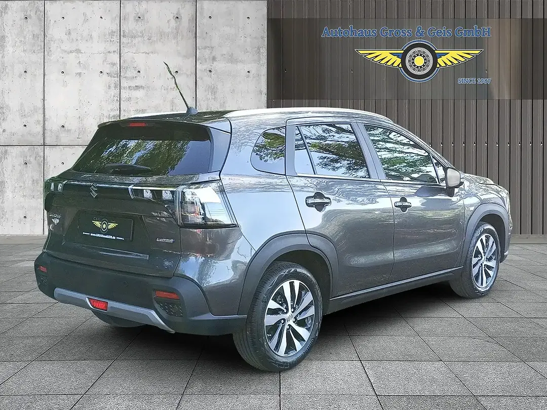 Suzuki S-Cross - Thumbnail 6