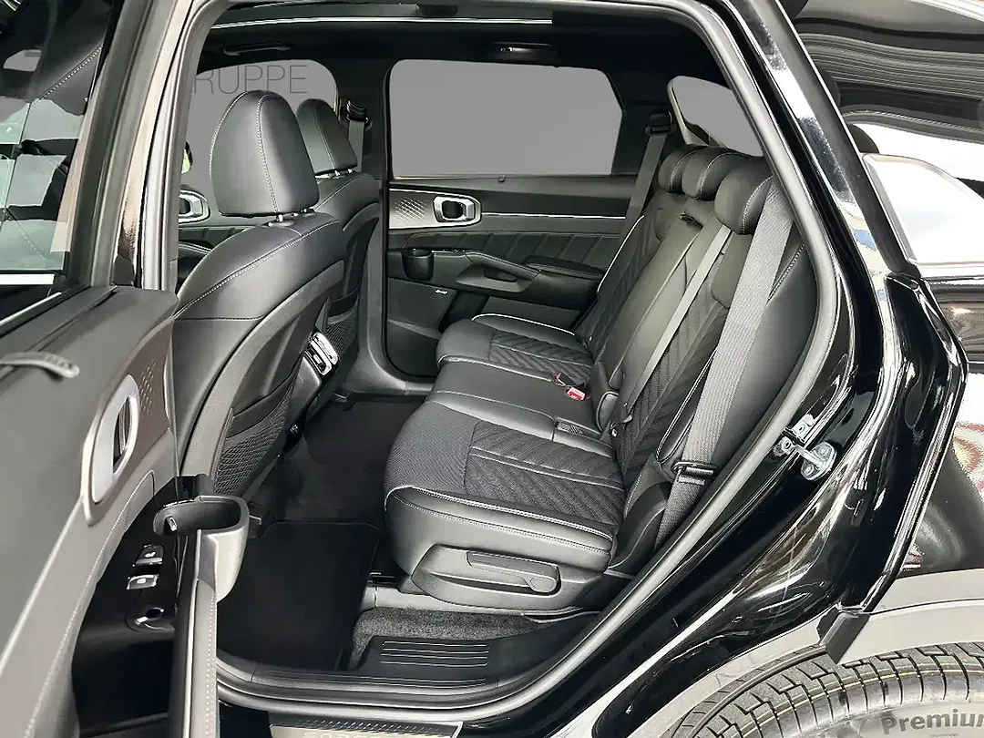 Kia Sorento - Thumbnail 11