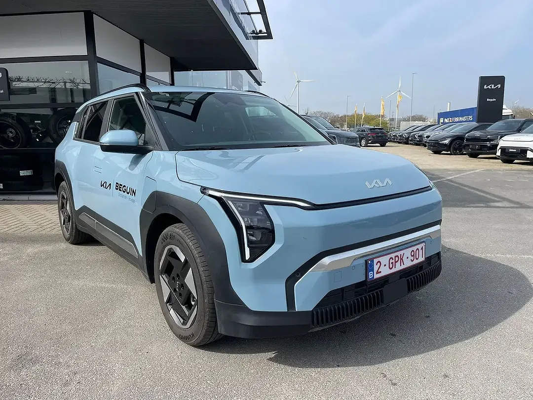 Kia EV3 - Thumbnail 1
