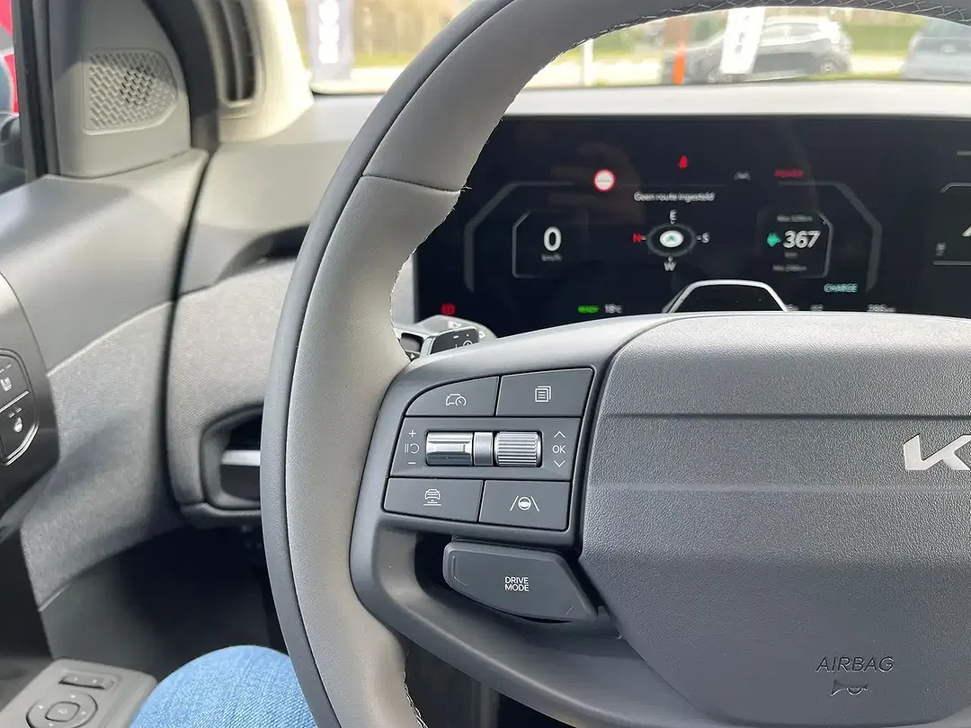 Kia EV3 - Thumbnail 6