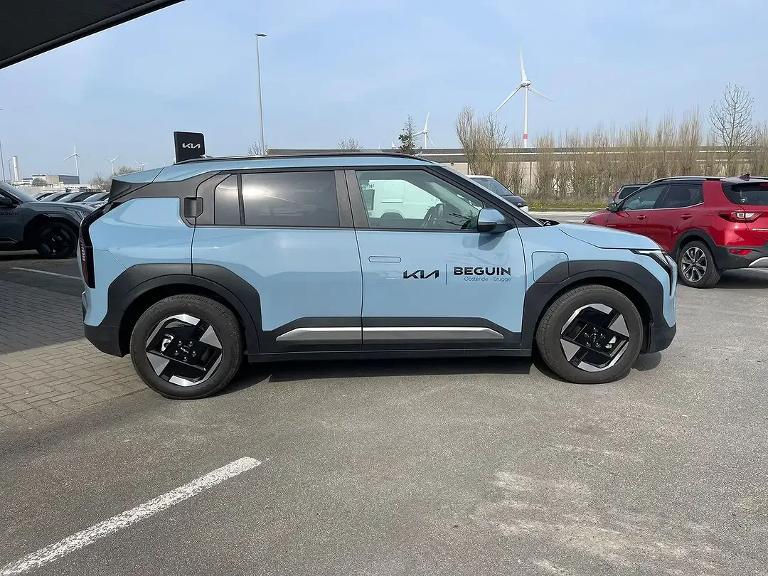 Kia EV3 - Thumbnail 3