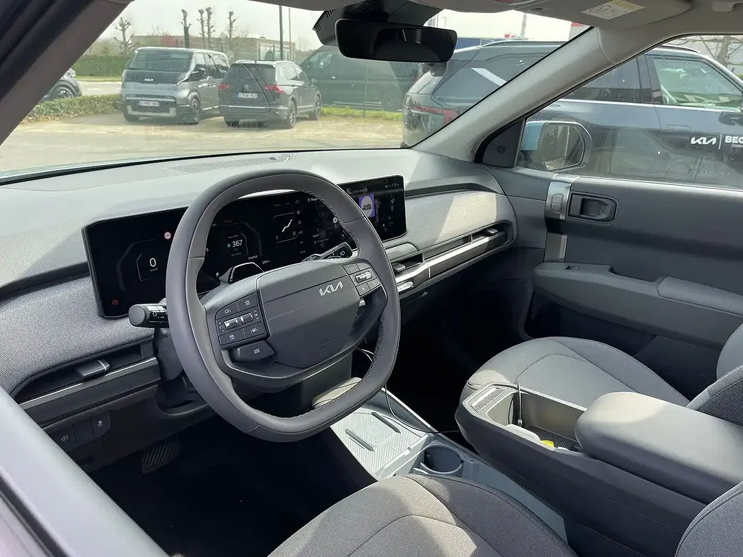 Kia EV3 - Thumbnail 4