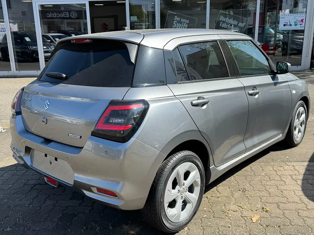 Suzuki Swift - Thumbnail 3