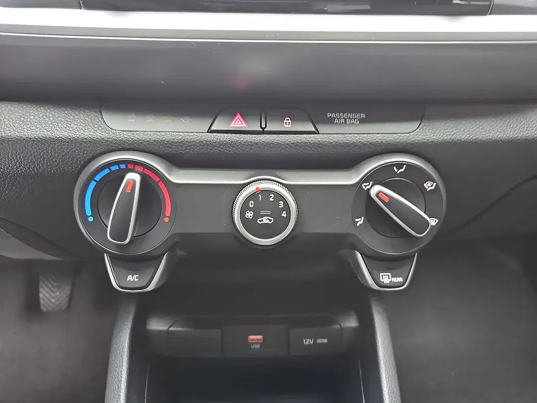 Kia Stonic - Thumbnail 11