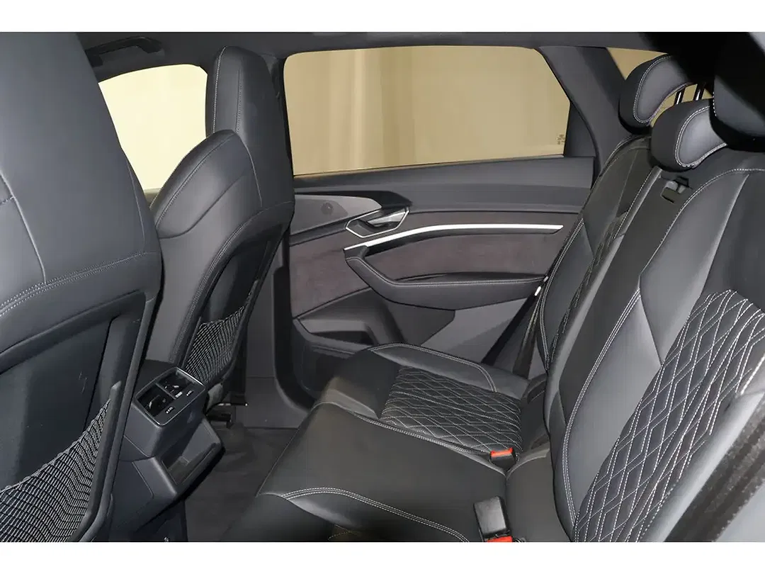 Audi Q8 - Thumbnail 12