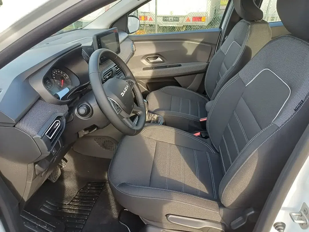 Dacia Sandero - Thumbnail 10