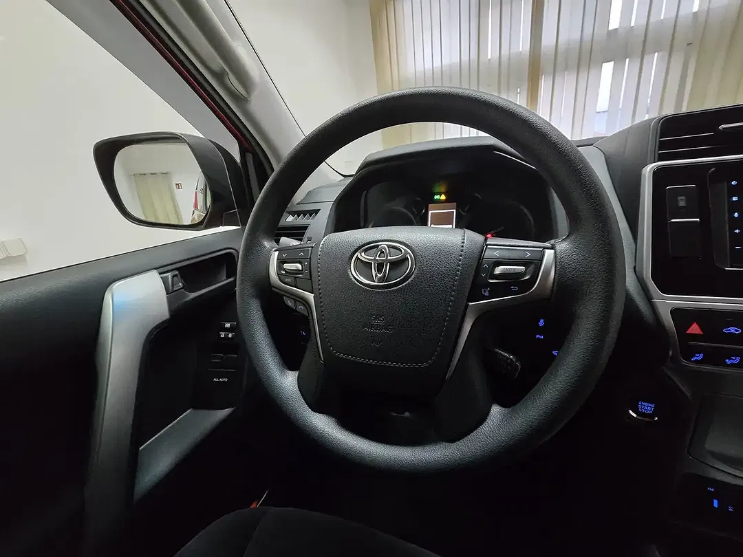 Toyota Land Cruiser - Thumbnail 6
