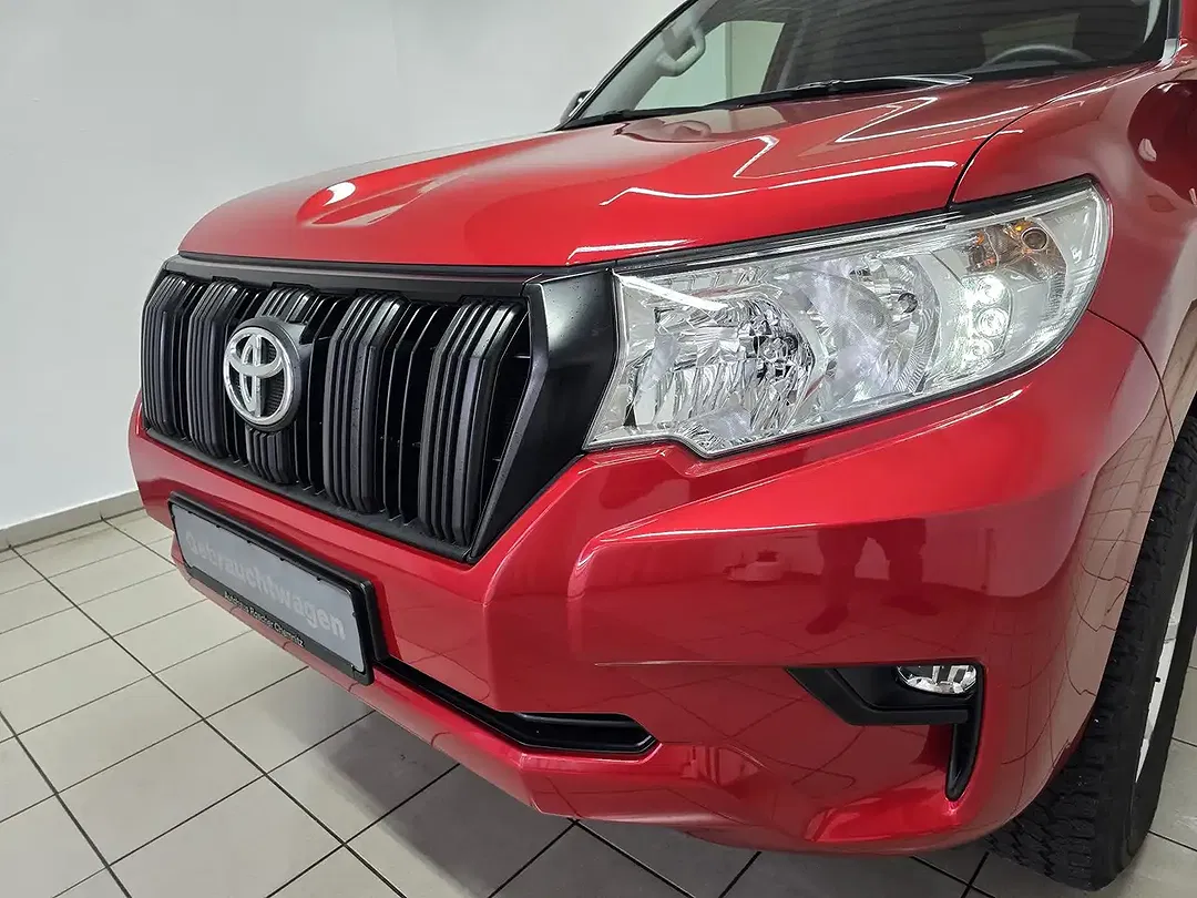 Toyota Land Cruiser - Thumbnail 3