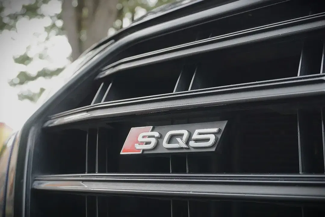 Audi SQ5 - Thumbnail 8