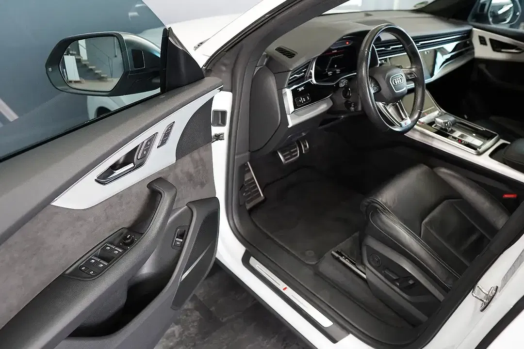 Audi SQ8 - Thumbnail 11