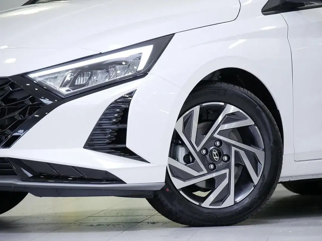 Hyundai i20 - Thumbnail 4
