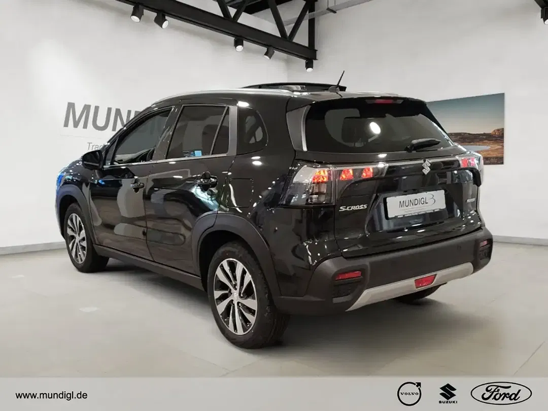 Suzuki SX4 S-Cross - Thumbnail 3