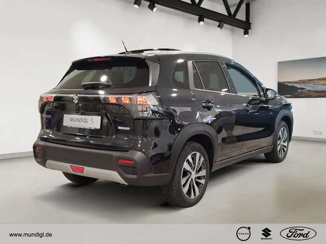 Suzuki SX4 S-Cross - Thumbnail 4