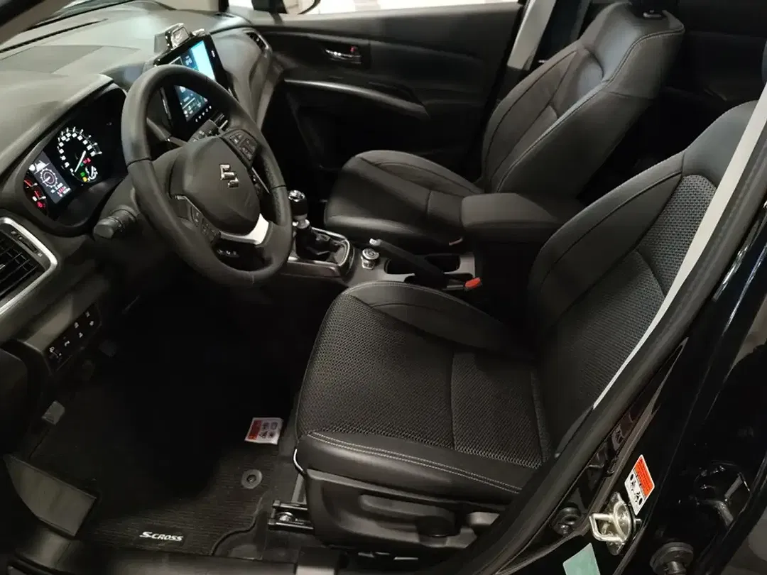 Suzuki SX4 S-Cross - Thumbnail 7