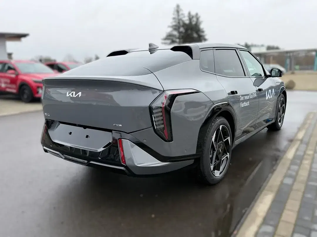 Kia EV4 - Thumbnail 5