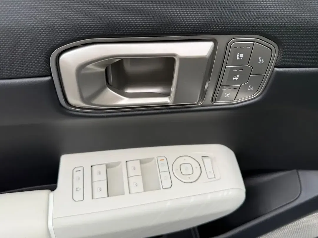 Kia EV4 - Thumbnail 7