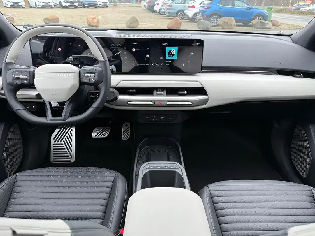 Kia EV4 - Thumbnail 8