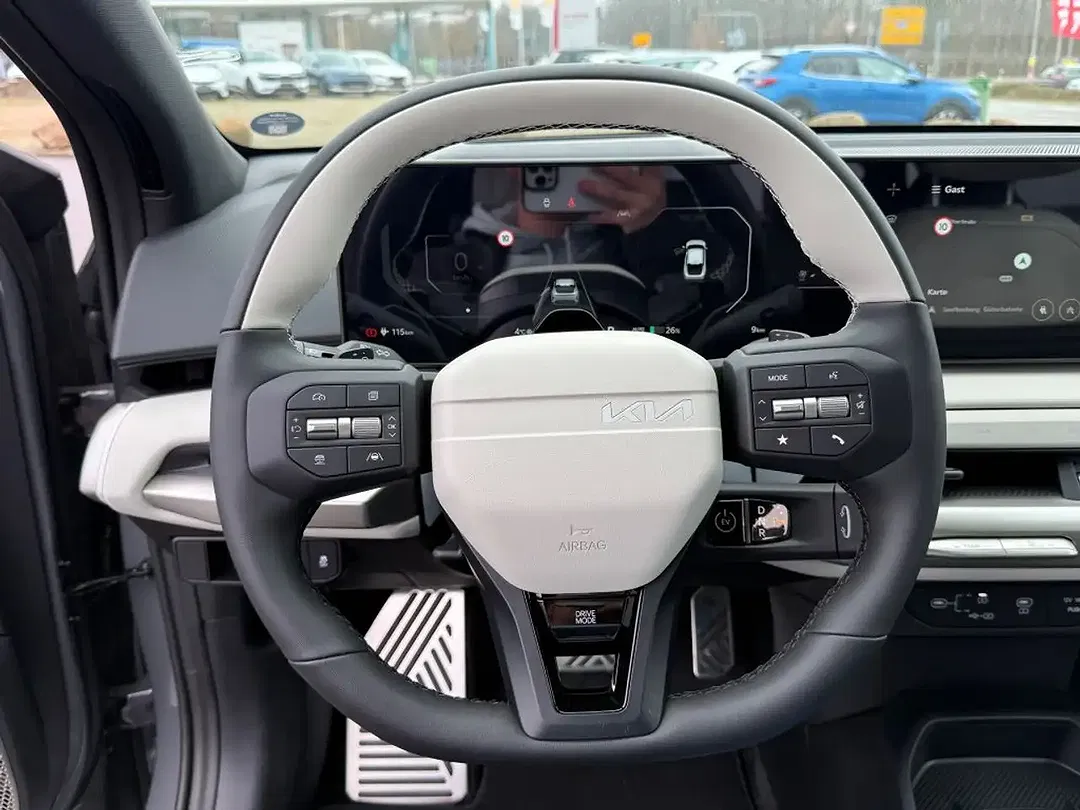 Kia EV4 - Thumbnail 9