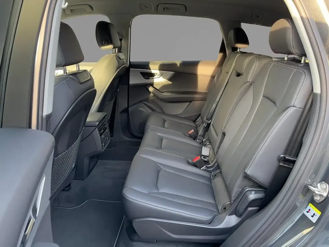 Audi Q7 - Thumbnail 6