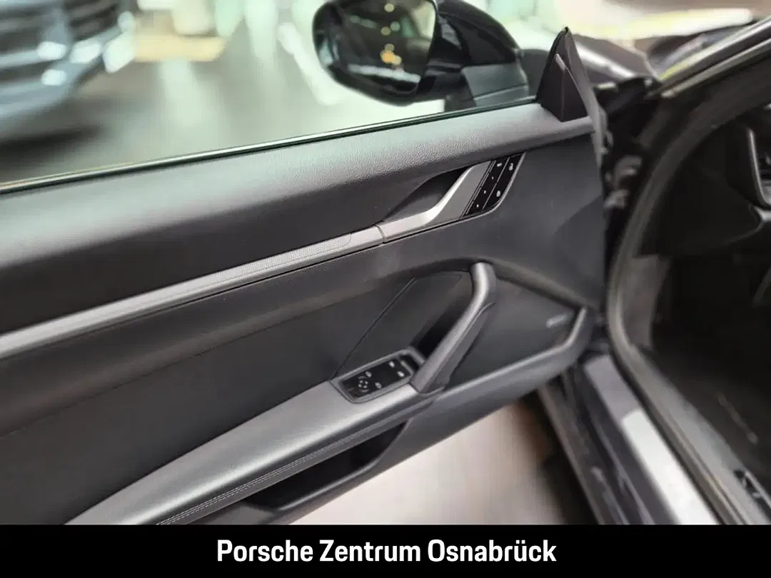 Porsche 992 - Thumbnail 5