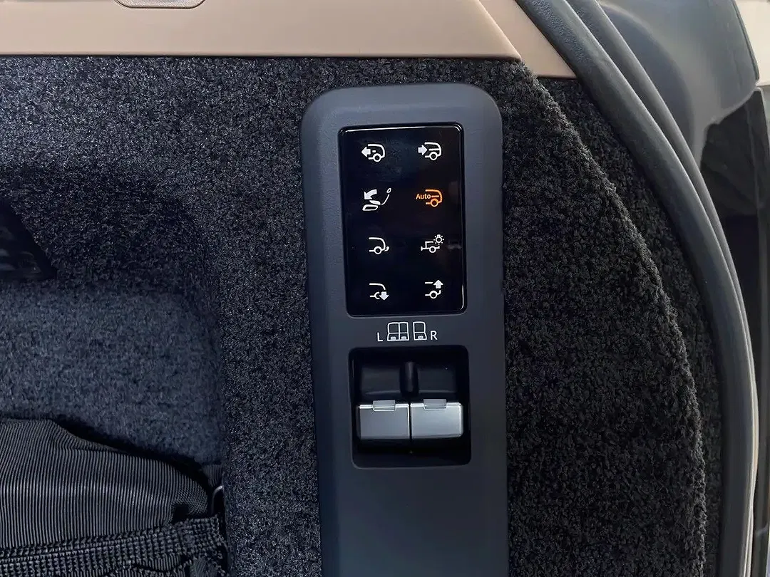 Land Rover Range Rover - Thumbnail 21