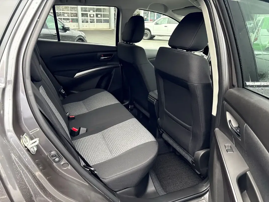 Suzuki SX4 S-Cross - Thumbnail 10