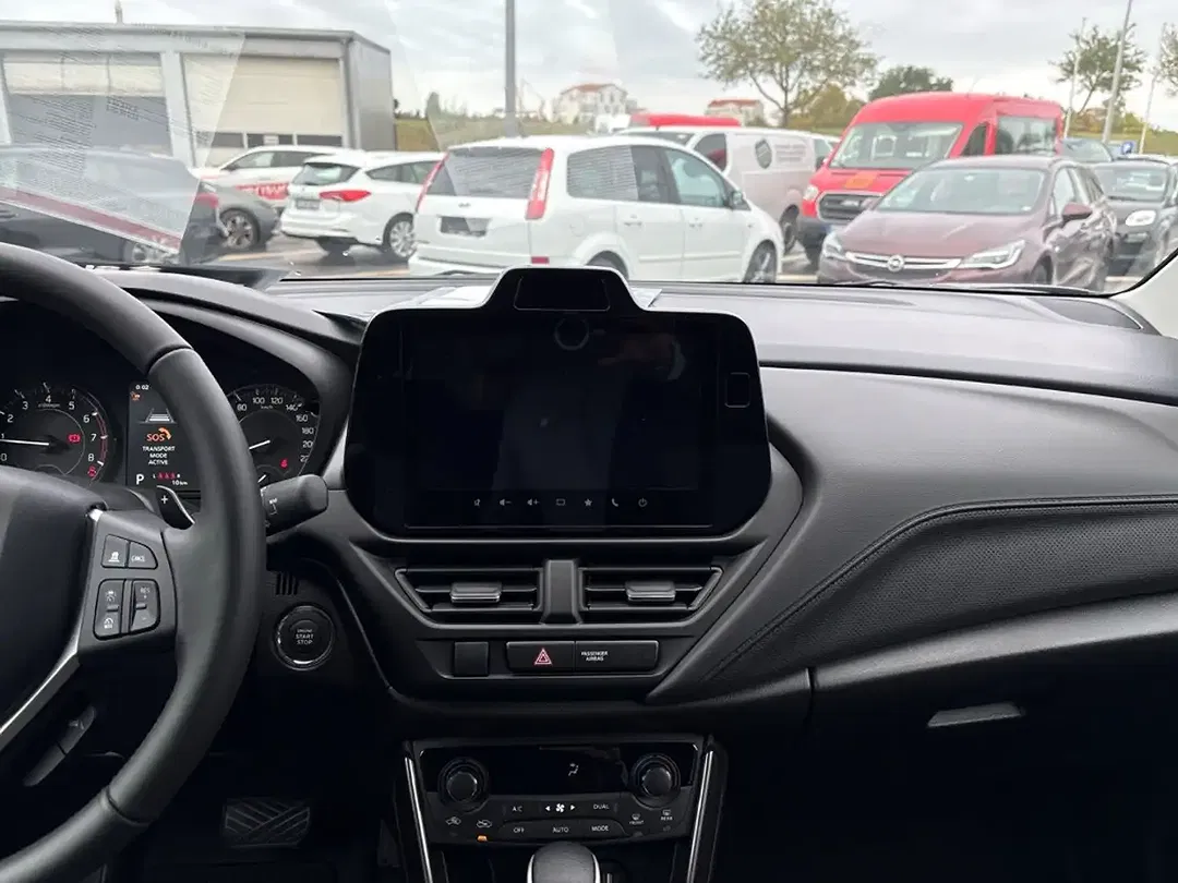 Suzuki SX4 S-Cross - Thumbnail 12