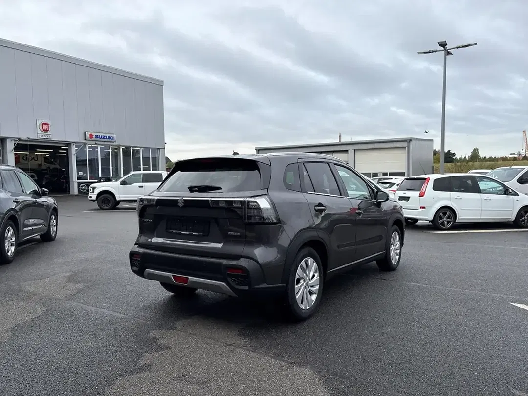 Suzuki SX4 S-Cross - Thumbnail 5