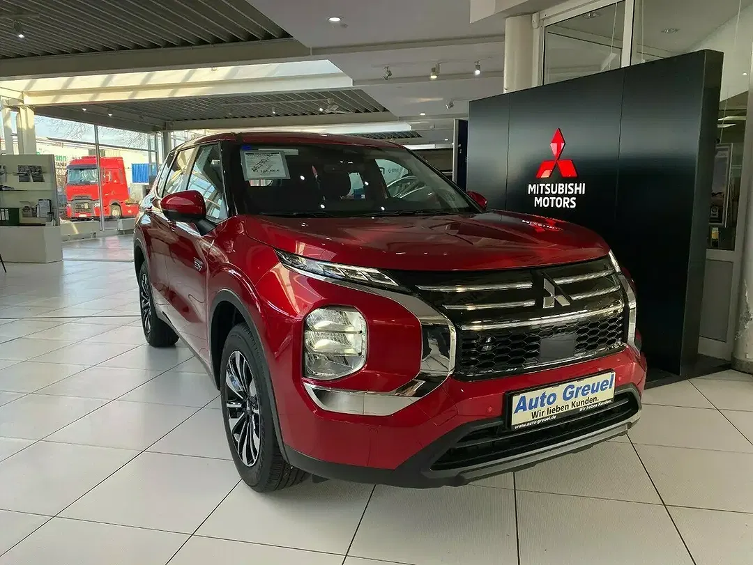 Mitsubishi Outlander - Thumbnail 2