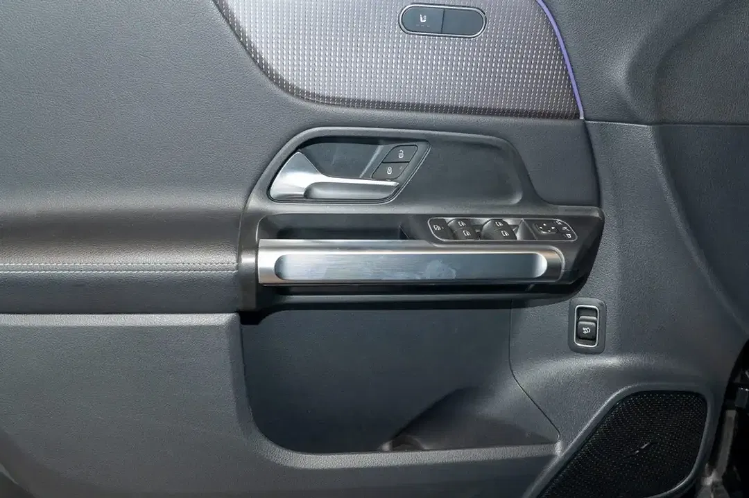 Mercedes-Benz EQB 250 - Thumbnail 11
