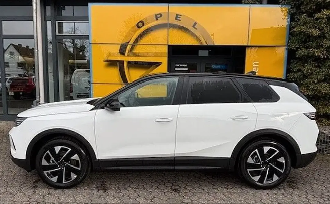 Opel Grandland - Thumbnail 2