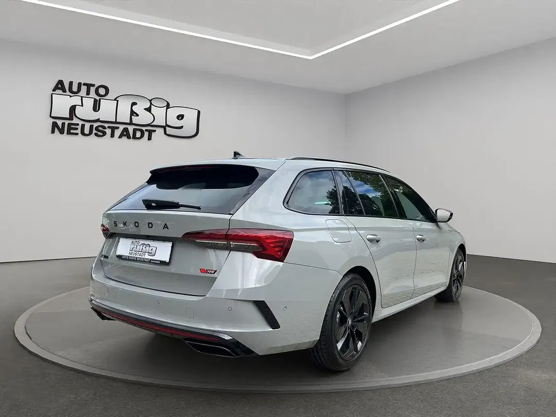 Skoda Octavia - Thumbnail 5