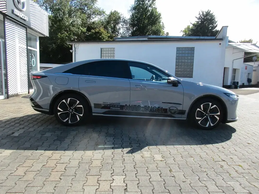 Mazda 6e - Thumbnail 4