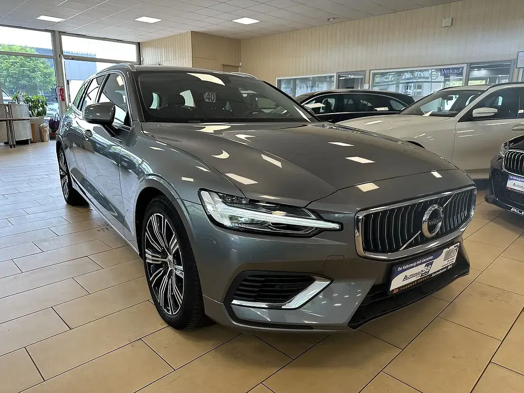Volvo V60 - Thumbnail 3