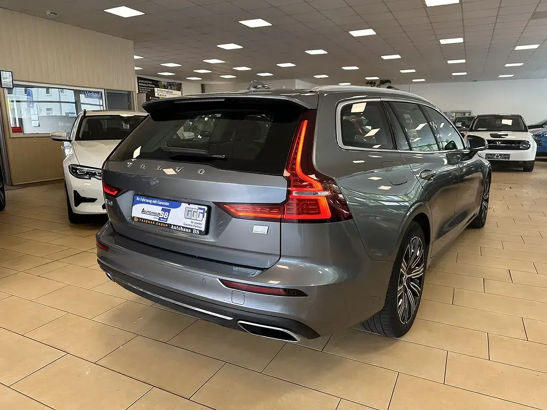 Volvo V60 - Thumbnail 5