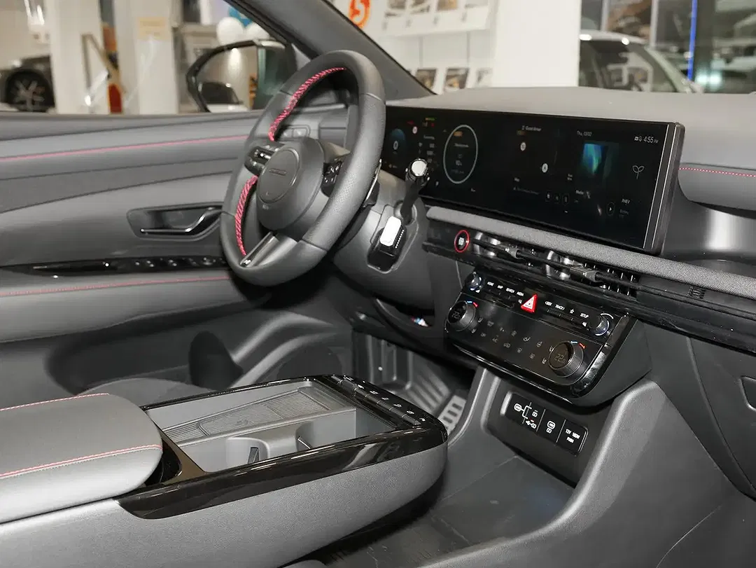 Hyundai TUCSON - Thumbnail 3