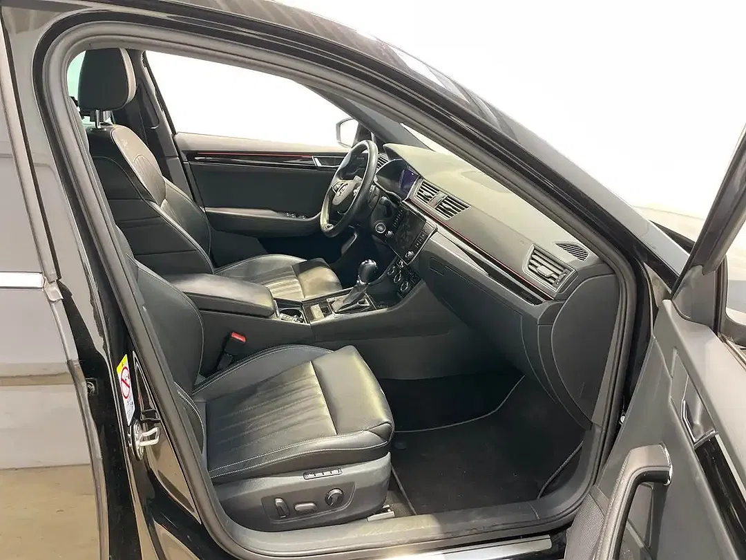 Skoda Superb - Thumbnail 8