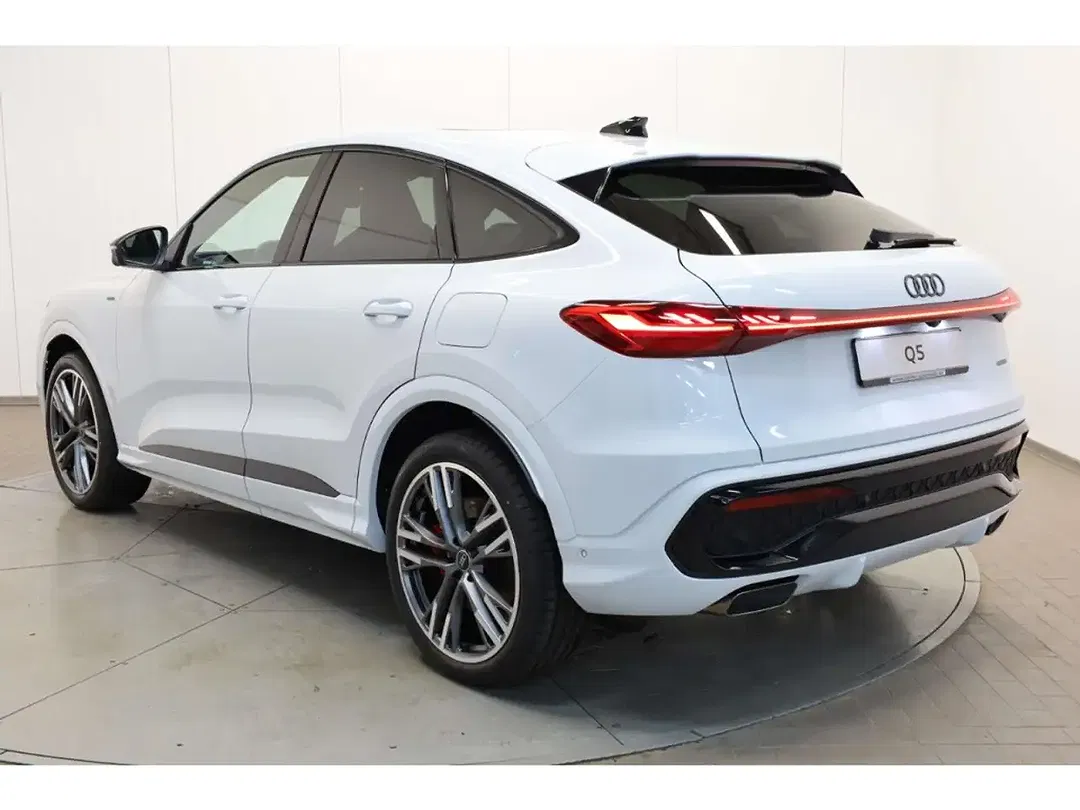 Audi Q5 - Thumbnail 3