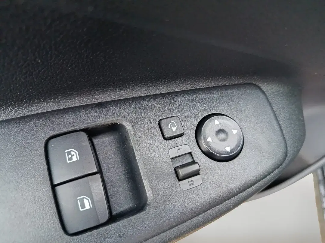 Hyundai i10 - Thumbnail 15
