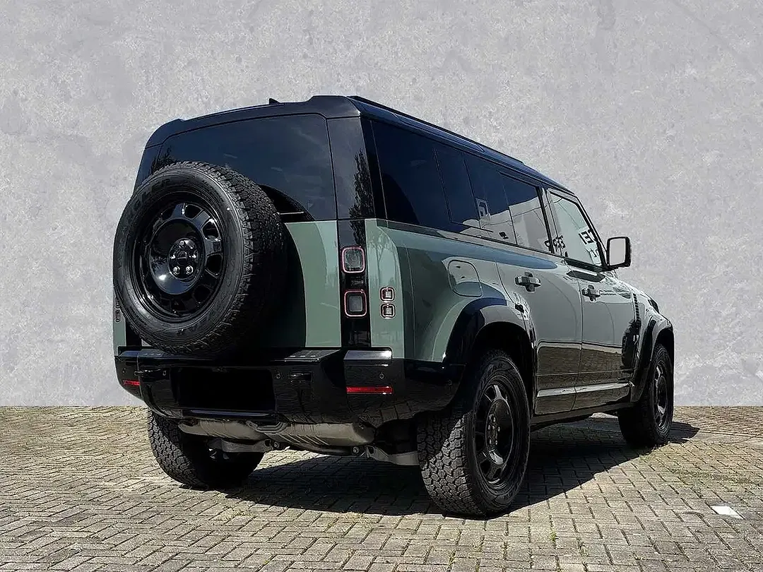 Land Rover Defender - Thumbnail 2
