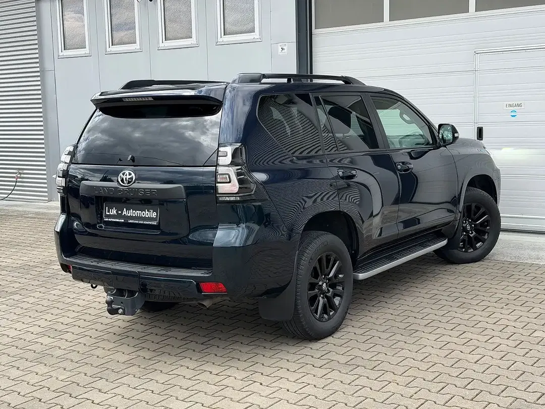Toyota Land Cruiser - Thumbnail 3