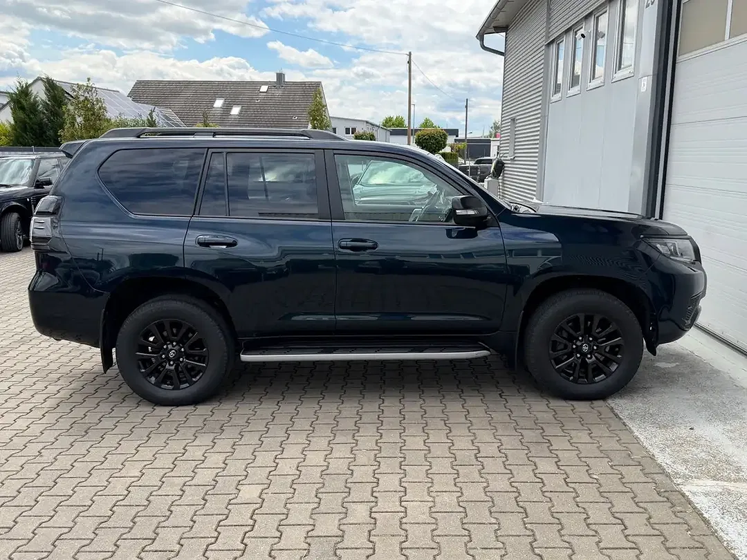 Toyota Land Cruiser - Thumbnail 4