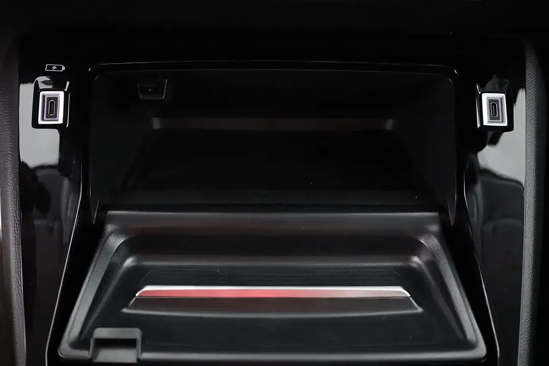 Peugeot 208 - Thumbnail 12
